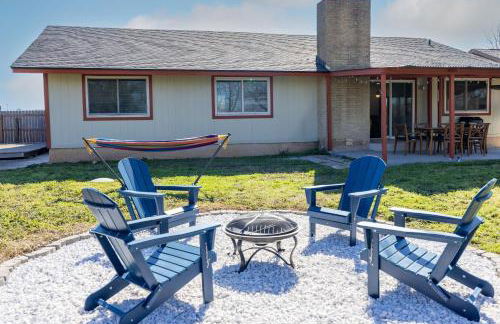 Luxury 4BR Oasis with Pool, Hot Tub & Game Room! - Foto 28