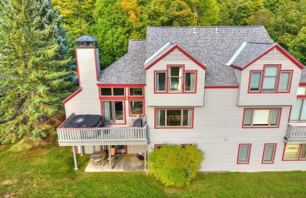 Stratton Mountain Condo with a Hot Tub! Sleeps 12! - Photo 36