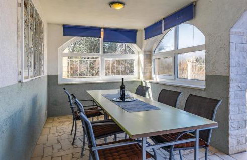 3 Bedroom Awesome Apartment In Pavicini - Photo 15