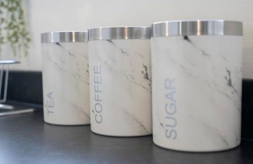 Modern - 2 Bed - Free Parking- by Holiday Homes - Foto 3