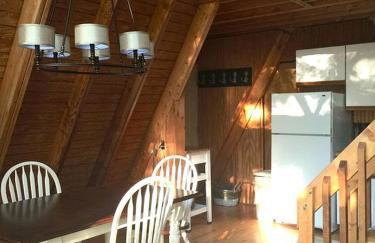 A-Frame Cabin Rental Set Alongside Sebago Lake on Frye Island, Maine - Foto 5