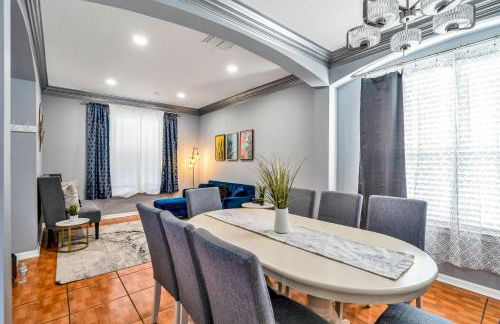 Spacious 7BR Retreat w Pool Game Room - Foto 48