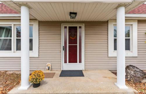 Willow Haven 2BR Cozy Retreat, Close to Hartford - Foto 45