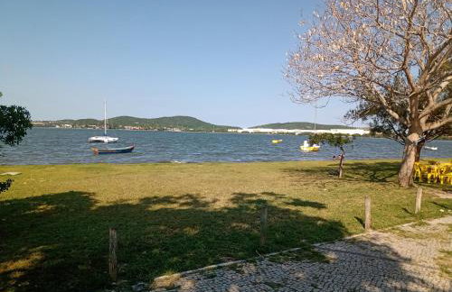 Casa conceito aberto aconchegante, perto de tudo e com garagem 64m2 - Foto 2