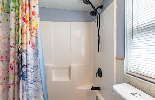 Family-Friendly 2BR Cottage Near Creve Coeur Lake - Foto 9