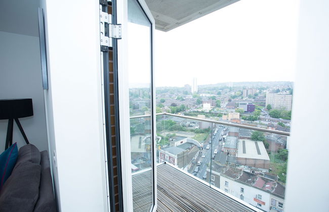 High view 2 Bedroom apt - Woolwich - Photo 24