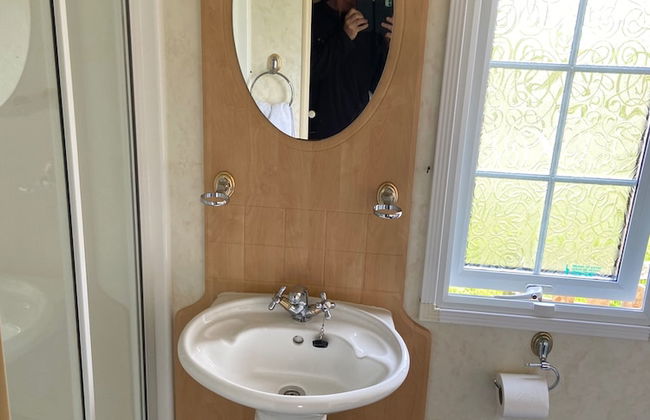 Beautiful 2-bed Chalet in Llanfairpwllgwyngyll - Photo 8