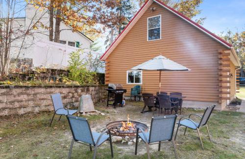 Lakefront Getaway with Kayaks, Fire Pit and Views - Foto 4