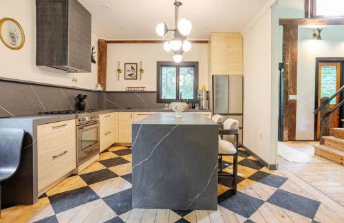 Unique Fully Restored Landmark Barn in Hudson - Foto 45