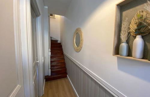 Maison de Charme - 4 Chambres - Courette & Parking Gratuit - Foto 34