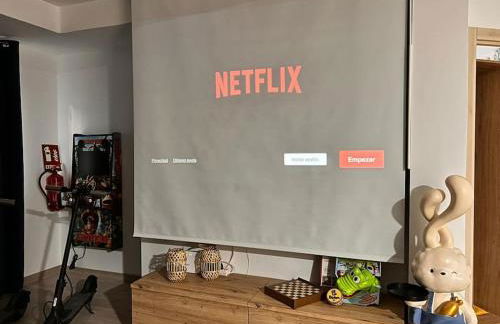 LUJO Proyector, Maquina Arcade, Wifi y Patinetes - Foto 22