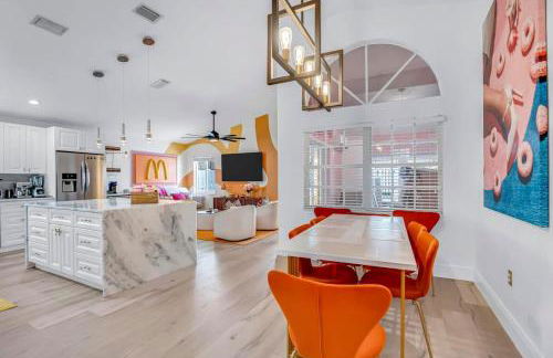 Designer Stylish Villa by Sawgrass with Hot Tub and Arcade Games - Foto 4