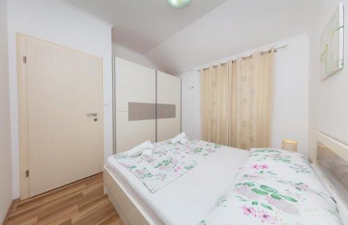 Apartment Ela - Photo 22