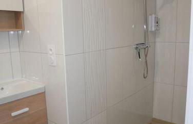 Logement lumineux avec terrasse - Photo 10