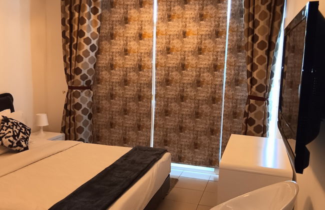 Remarkable 2-bed Apartment in Dubai - Photo 11