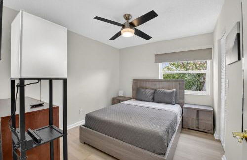 Family-Friendly Boca Gem! 4BR 3BA with Pool & Sauna - Foto 5