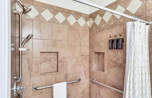 North Las Vegas Home with Hot Tub - 14 Mi to Strip! - Foto 12