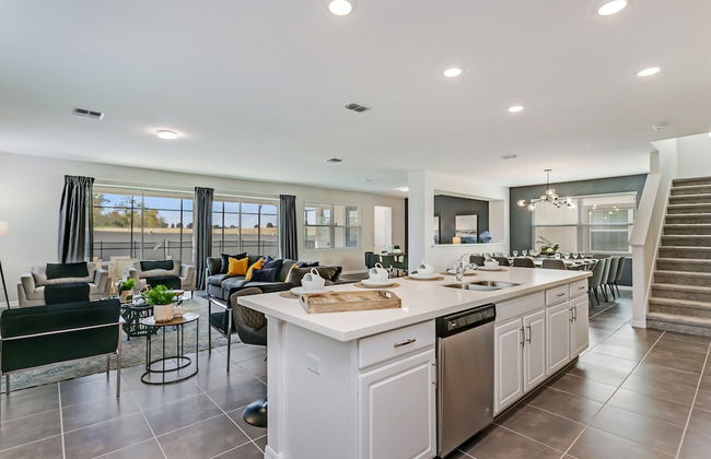 9 BD 6.5 BH With Game Room and Pool - Foto 36