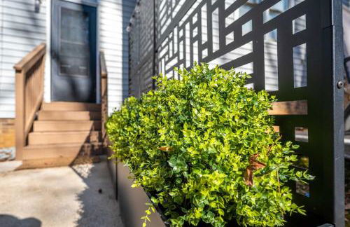 Color Pop Cottage Stylish 2BR with 2 Parking Spots - Foto 52