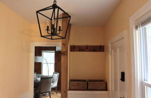 Hillside Haven: Luxe Farm Escape - 5BR-2 King Beds - Foto 16