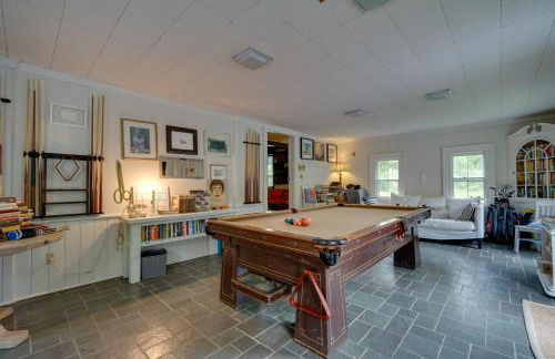 Gorgeous Victorian-Style House with Hilltop Pool! - Photo 3