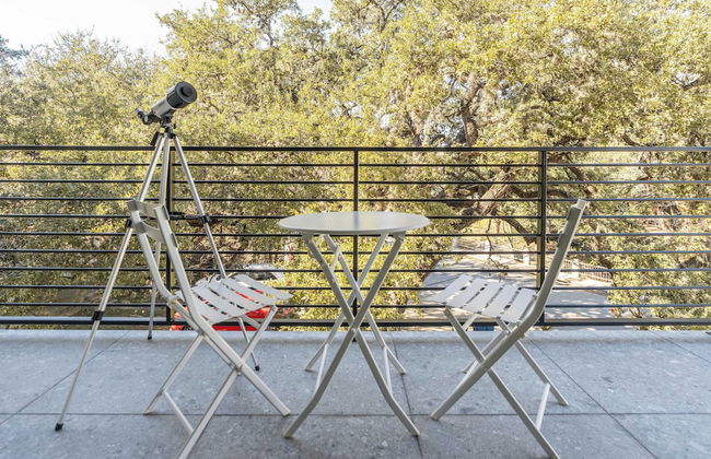 Modern Retreat w/ Pool, Guest House & Deck Lounge Henley by Avantstay - Foto 27