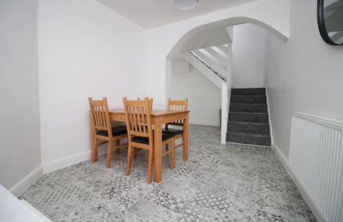 Wern farm cottage - Photo 18