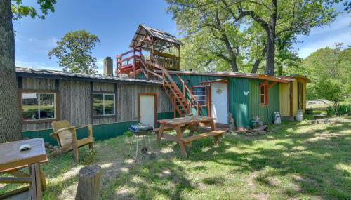 Serene Green Forest Hideaway with Spacious Yard - Foto 3