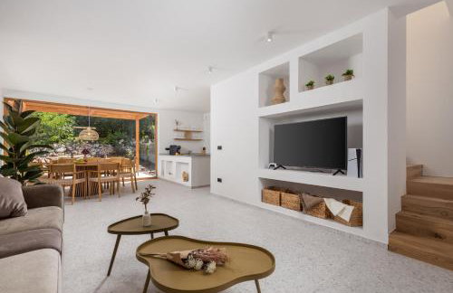 Villa 4 with Pool Soline, Krk, 280 m from beach, by 4Villas - Photo 49