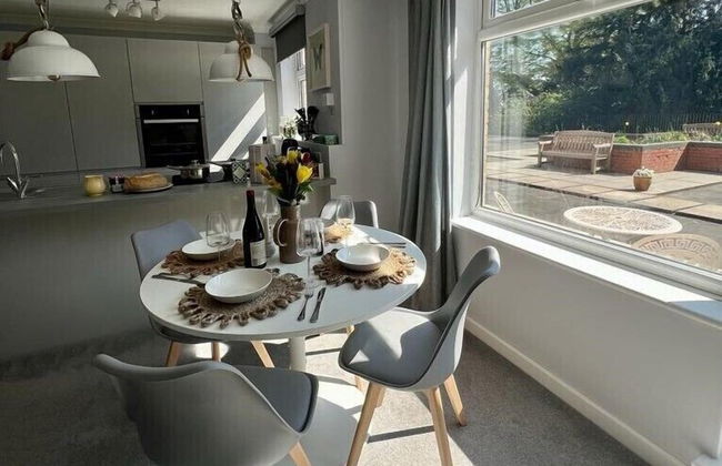 Sunny 2-Bedroom flat in Hoddesdon - Foto 3
