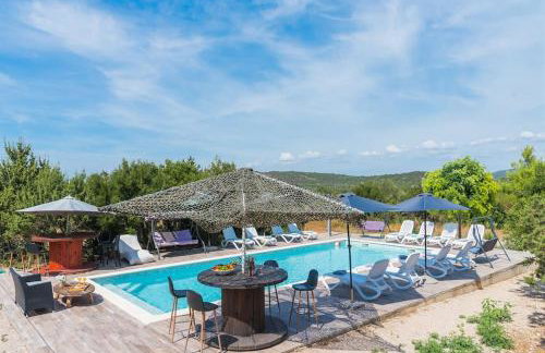 Cozy and Chic Little House with pool Ivinj - 4 - Foto 48