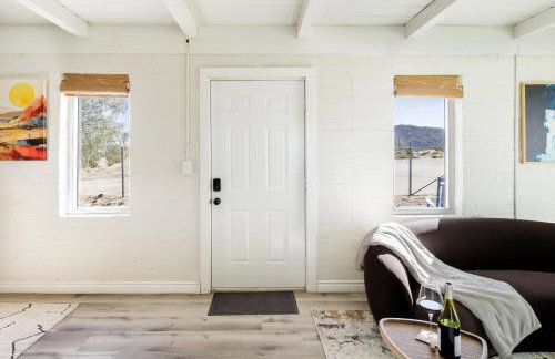 Mid-Century Magic with Mountain Views - Photo 12