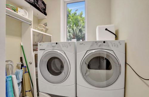 Coastal Condo Deerfield Beach Retreat 3 bed 2 bath - Photo 45