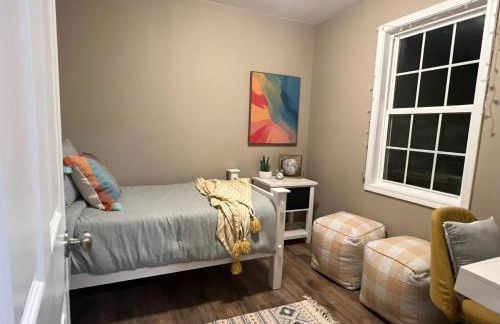 Charming Renovated Home Near Fayetteville, Rustic Retreat for Families - Foto 10