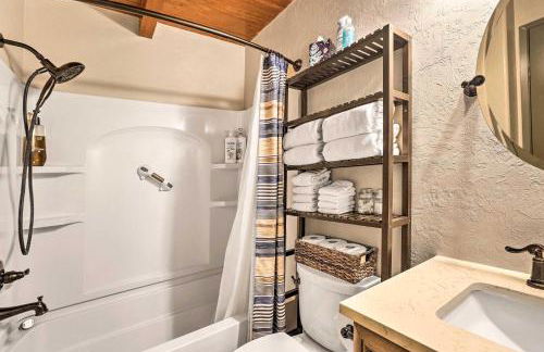 Dog-Friendly Kings Beach Log Cabin with Hot Tub! - Foto 21