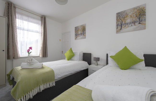 Fortified Three Bedroom Home - Foto 4