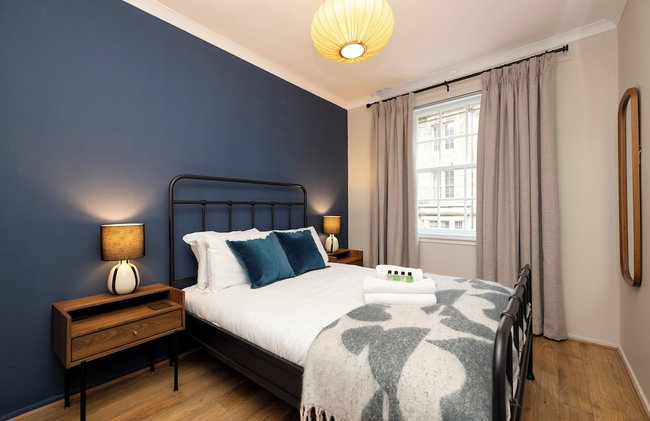 JOIVY Stylish Castle View Flat with Balcony - Foto 5