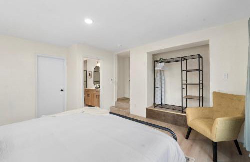 Walk to Old Town - Cozy Restored Cottage - Foto 27