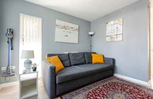 Comfortable 3-Storey House with Free Car Parking - Foto 23