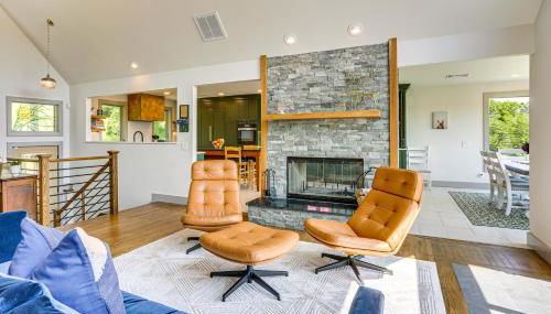 Walk to Bethel Woods Family Home with Deck and Views! - Foto 5