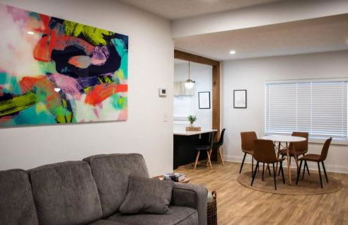 Spacious 3BR PetFriendly Retreat Near DT Cleveland - Foto 3