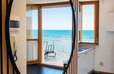 Terrazzo Panoramico Fronte Mare Zamponi - Foto 24