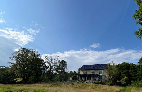 Eco-Friendly, Abstract Treehouse Surrounded by Wildlife and Hiking Trails For a Special Getaway in Sparrow Bush, New York - Foto 22