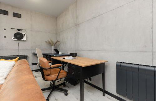 Industrial Pet-Friendly Apartment with Movie Projector by Noclegi Renters - Foto 9