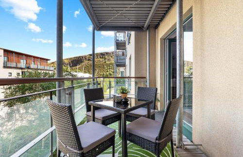 Central 2BR Park Royal Apartment with Balcony and Parking - Photo 1