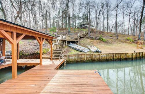 Lakefront Sparta Retreat with Dock and Game Room - Foto 4