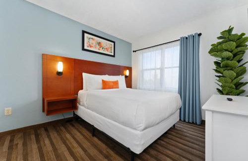 Tranquil Garden View 2 Bed 2 Bath Balcony Condo 7 Min to Universal - Foto 3