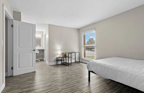 The Ultimate Rochester Getaway Cozy & Inviting - Foto 27