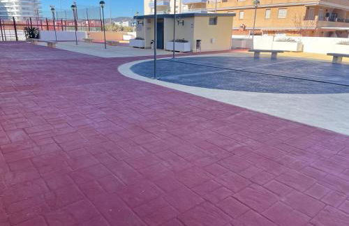 Excelente ático con gran terraza y barbacoa en Canet d'en Berenguer - Photo 51