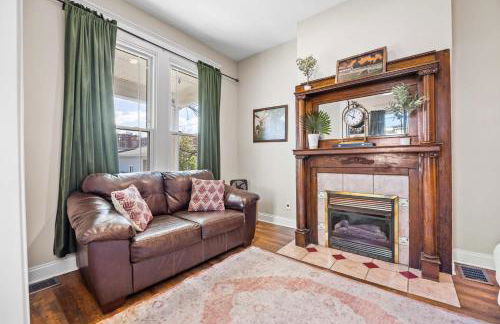 3BR Cozy Family Home with HotTub & Spacious Backyard - Foto 22